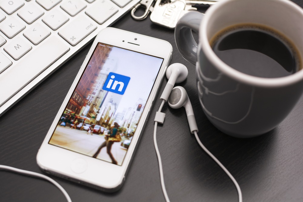 LinkedIn business page tips. Image credits - businessnewsdaily.com